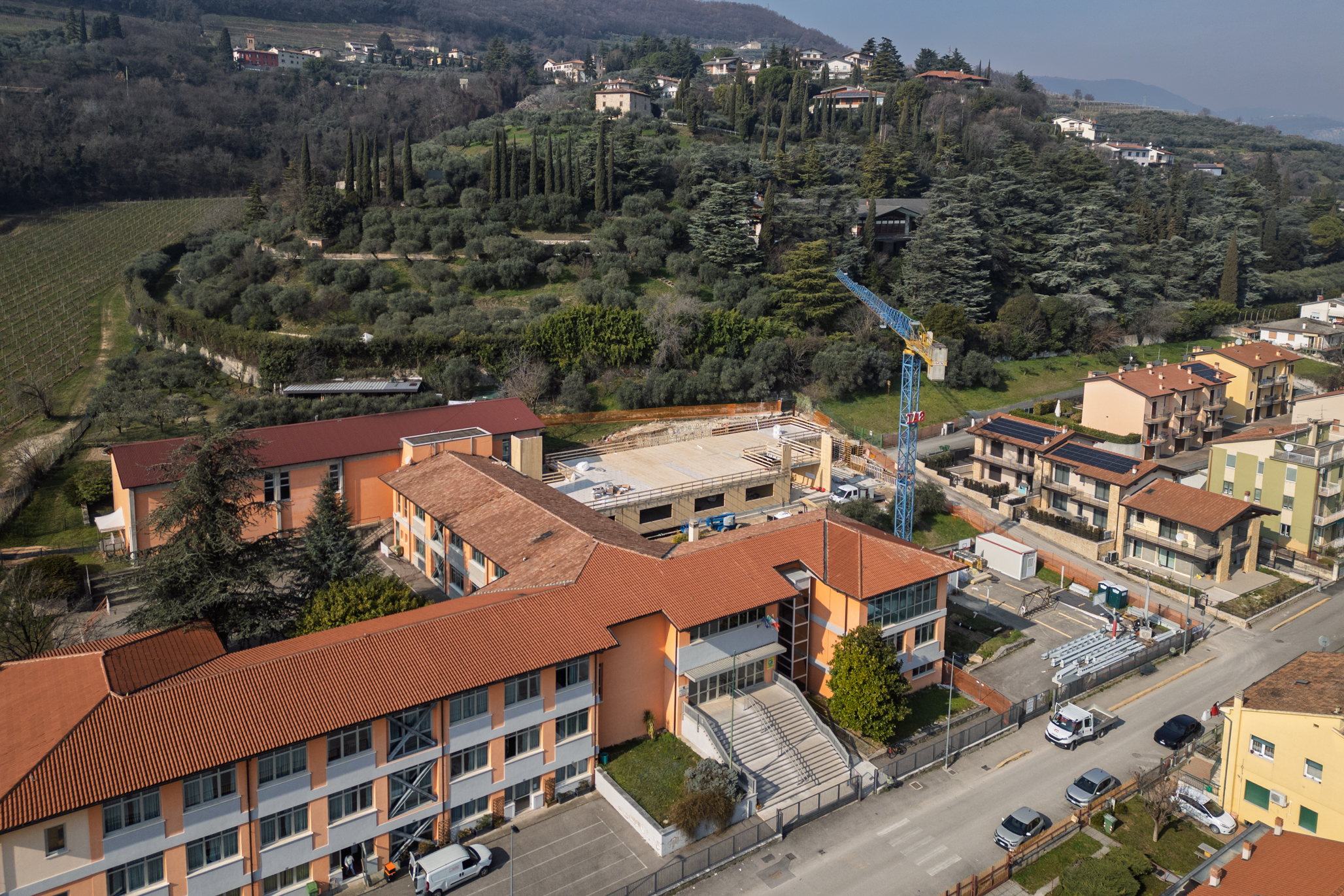 SCUOLA PASCOLI GREZZANA LA STRUTTURA PRENDE FORMA CON L’XLAM